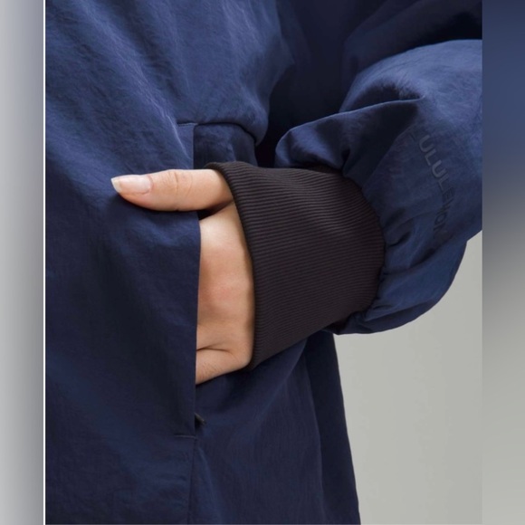 Lululemon Oversized-Fit Non-Stop Bomber Jacket
Night Sea / Black reversible 10 - Picture 5 of 15